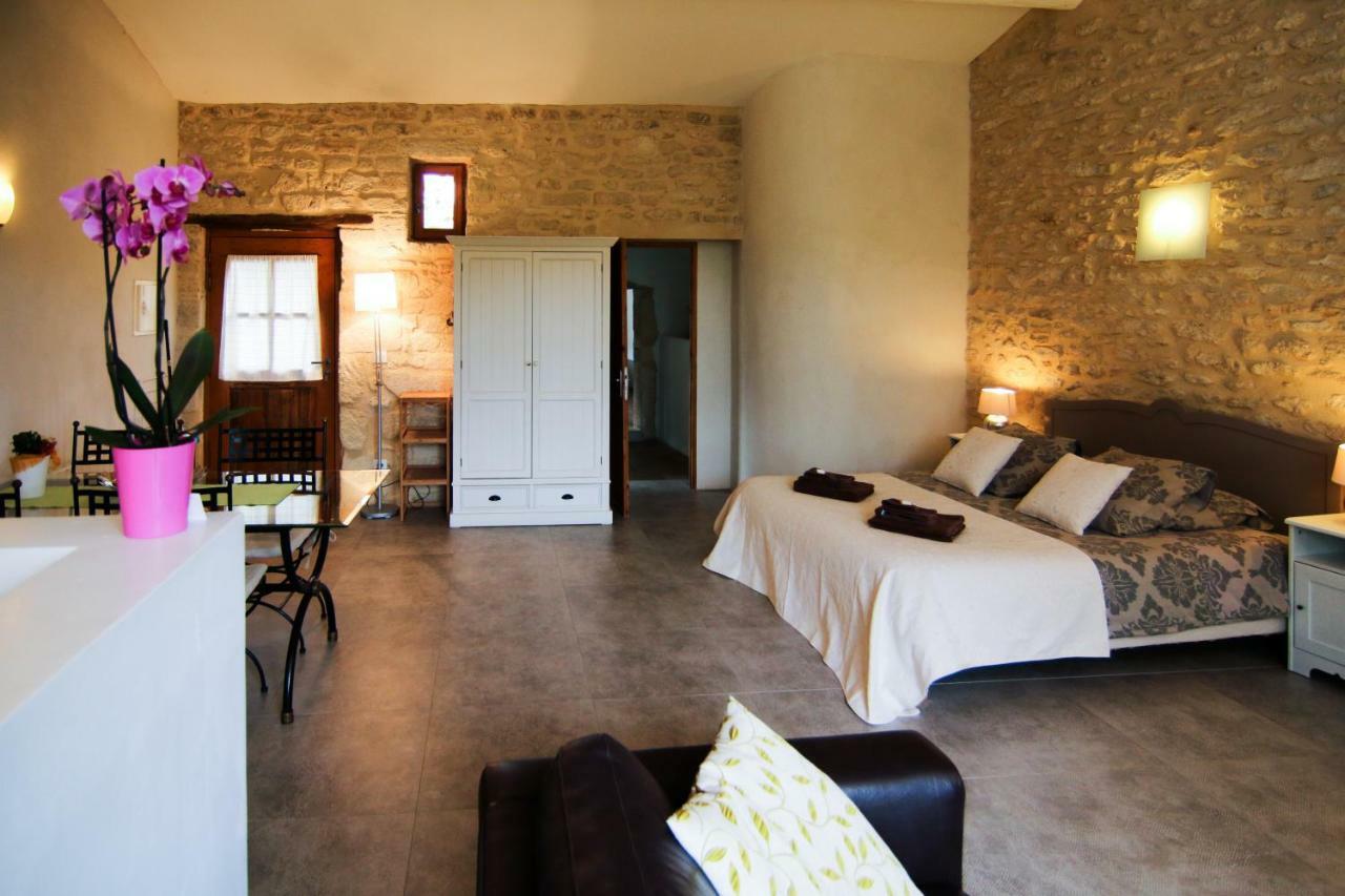 Mas De La Rivoire B&B Villevieille Exterior photo